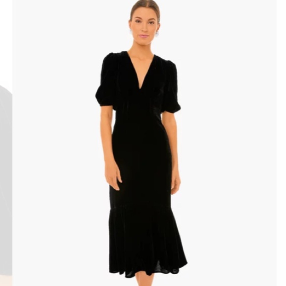Black Velvet Ester Dress
RHODE RESORT